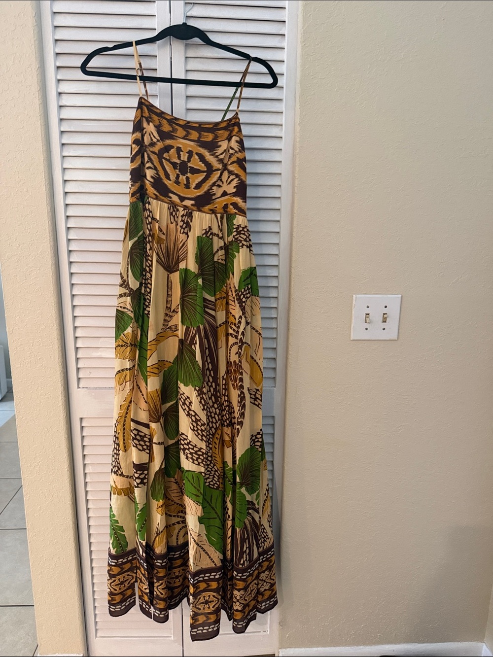 FARM Rio Foliage Sketch Sand Maxi Dress in Green & Cream new NWT size med - Picture 3 of 8